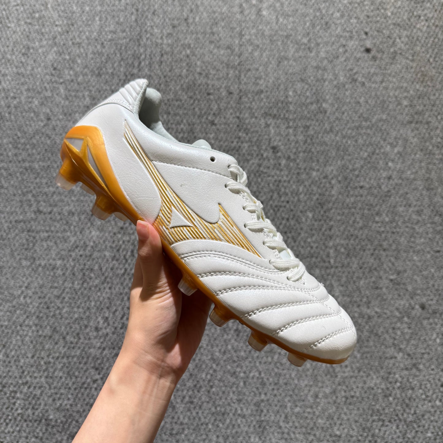 Mizuno Morelia Neo